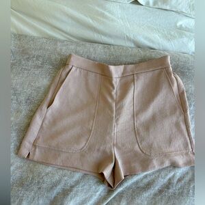 Aritzia Wilfred light pink crepe shorts size L